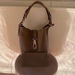 Lily Bucket Taupe Dooney & Bourke Leather bag and wallet with keychain